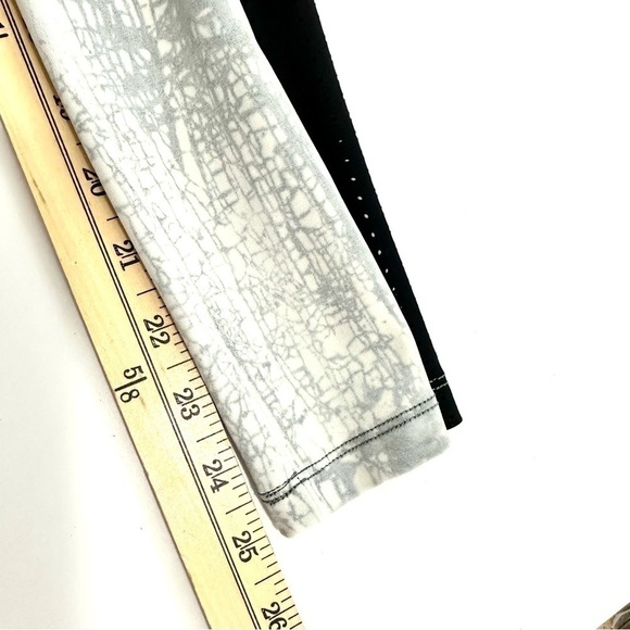 Blue Life Fit Women’s Sz S Perforated Sides Contrast Leggings Activewear Yoga - Picture 14 of 16